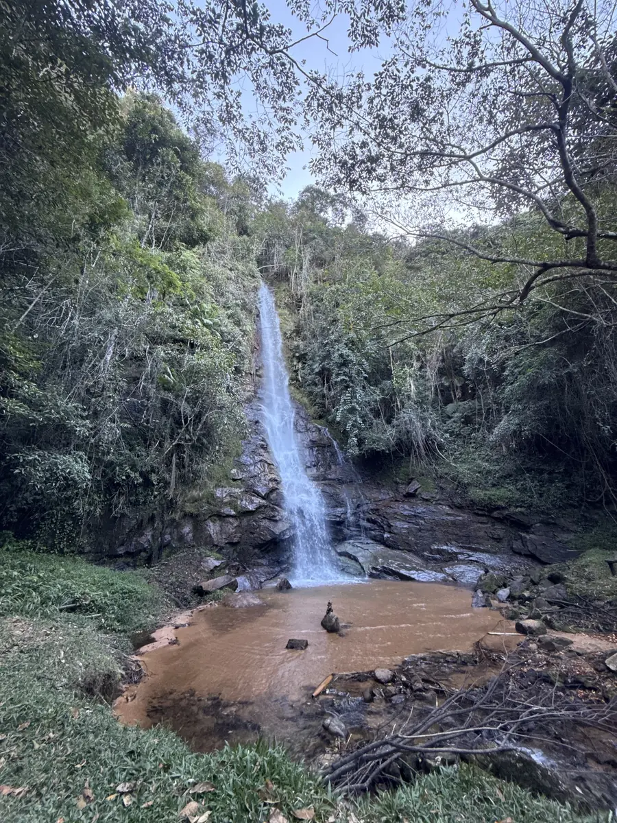 Vista da Cachoeira de Iraceminha em Alfredo Chaves, Espírito Santo